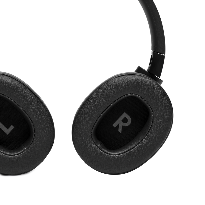 JBL Tune 710BT - Black - Wireless Over-Ear Headphones - Detailshot 2 image number null